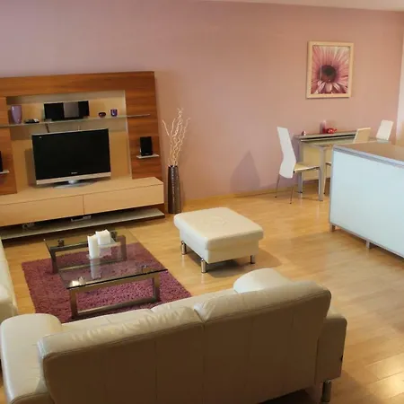 Nyaraló Family Houses - Lipnohome *