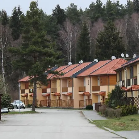 Nyaraló Family Houses - Lipnohome *
